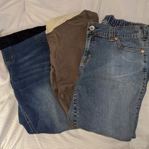 Lot of 2 maternity pants and one capri as LG